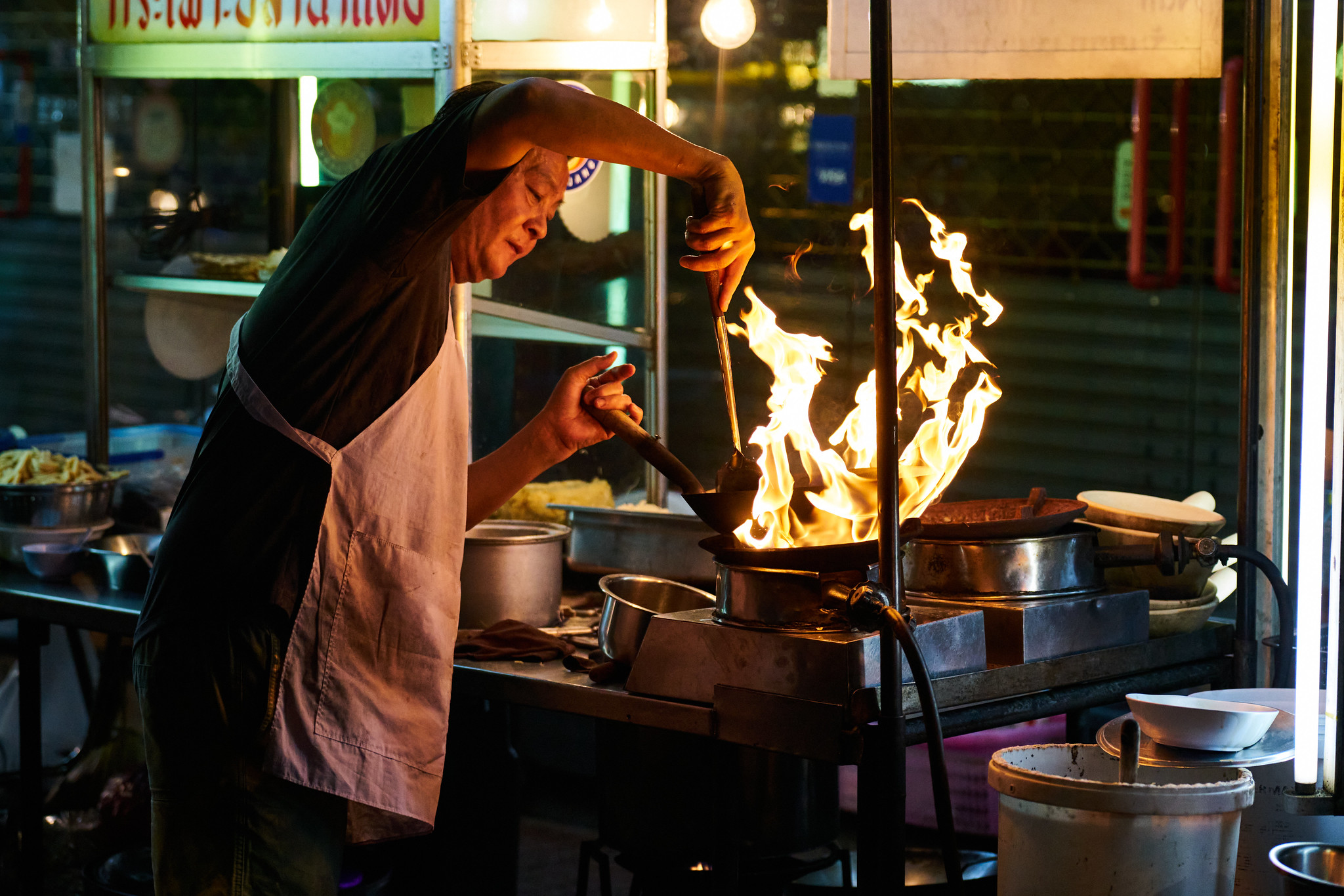 Stand de street food dans Chinatown a Bangkok