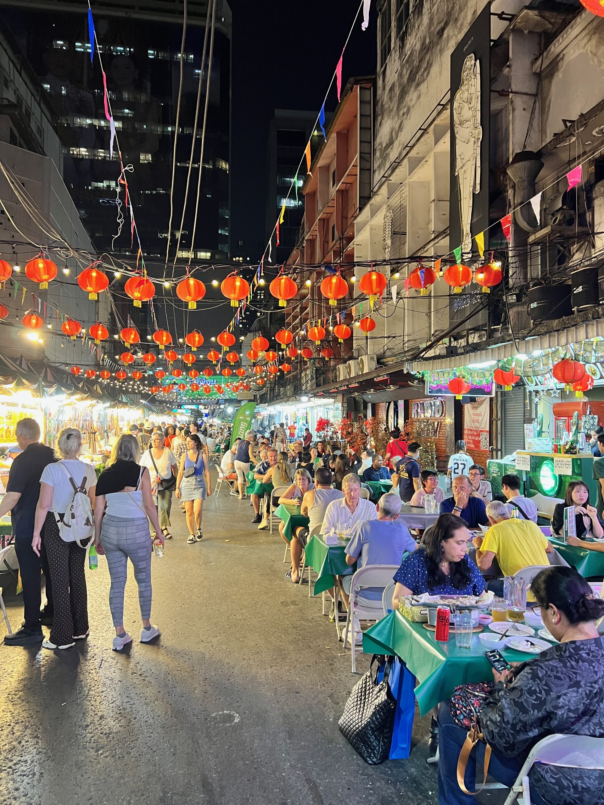 Marche nocturne de Patpong a Bangkok