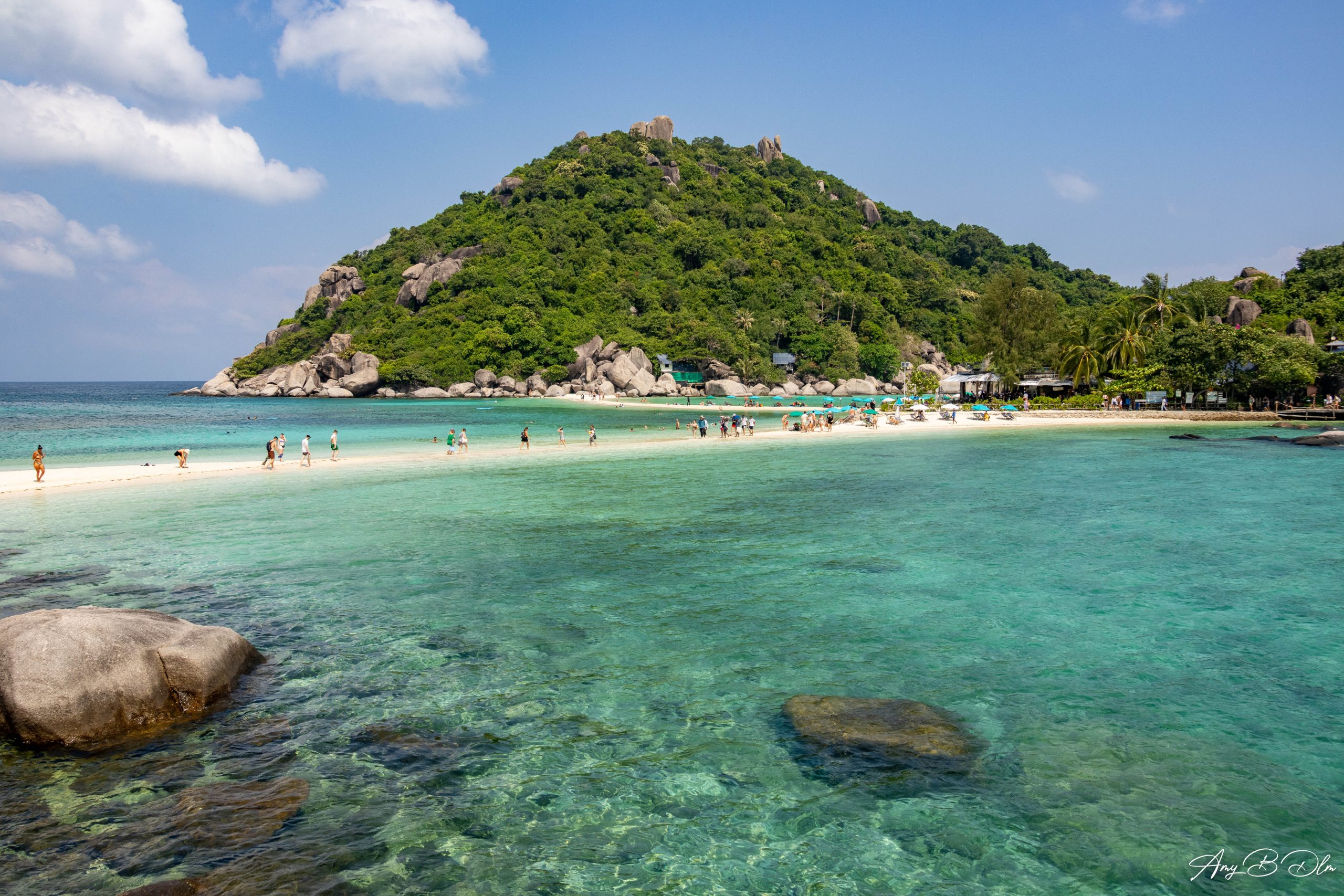 Koh nang yuan et ses ilots relies par un banc de sable a maree basse
